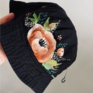 L’Boho Chic Hand Painted Floral Bucket Hat S/M NEW